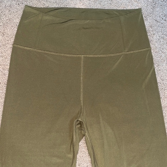 Girlfriend Collective FLOAT Ultralight 7/8 Legging Fern Olive Green Large - Picture 5 of 11
